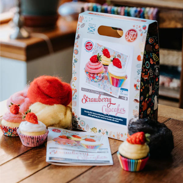 Strawberry cupcakes felt kit